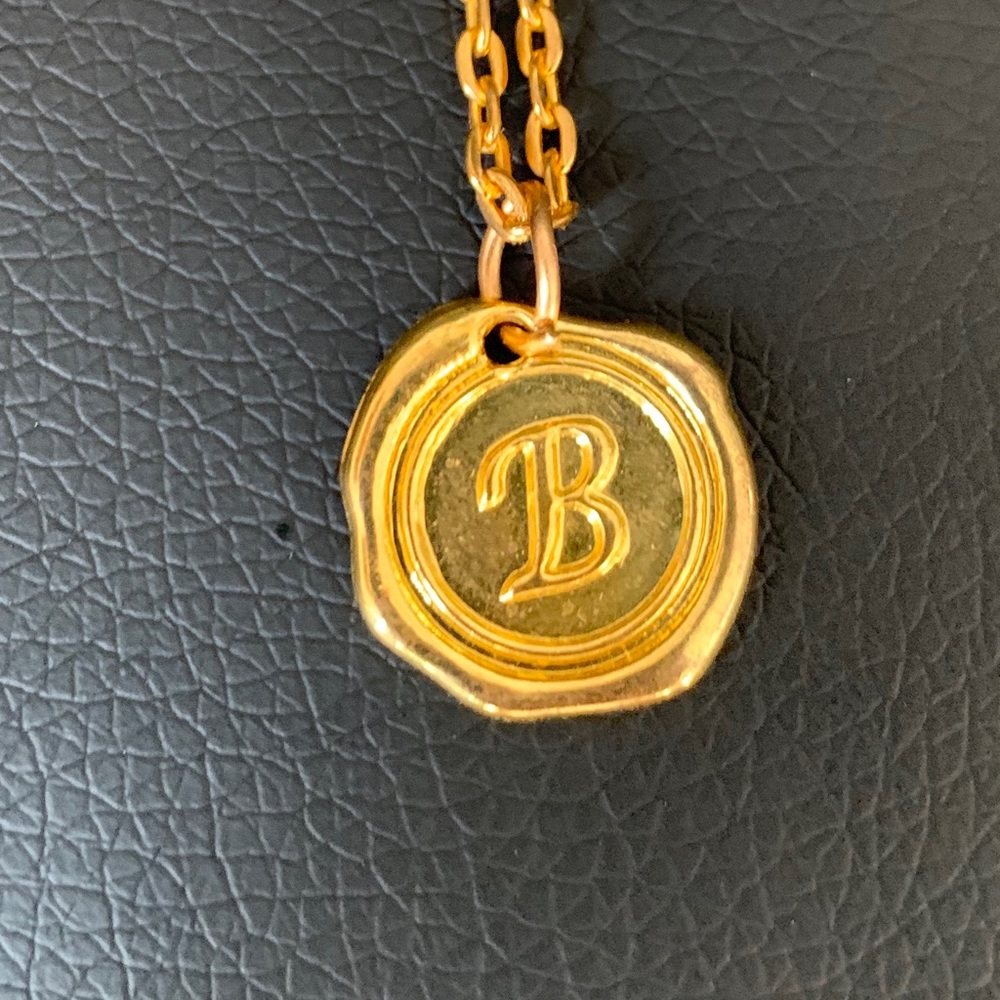 🛍NEW!!  Letter B Initial Necklace